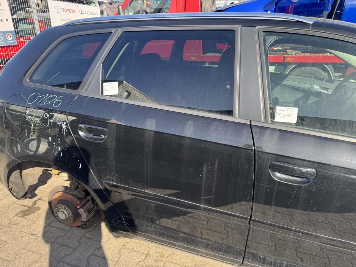 Audi A3 8P Sportback original T&uuml;r hinten rechts LY9B Brillantschwarz Rohbau BJ06